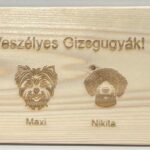 Harapós kutya tábla